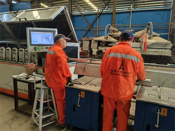 1741052556379970.jpg 輕鋼別墅廠家02_副本.jpg