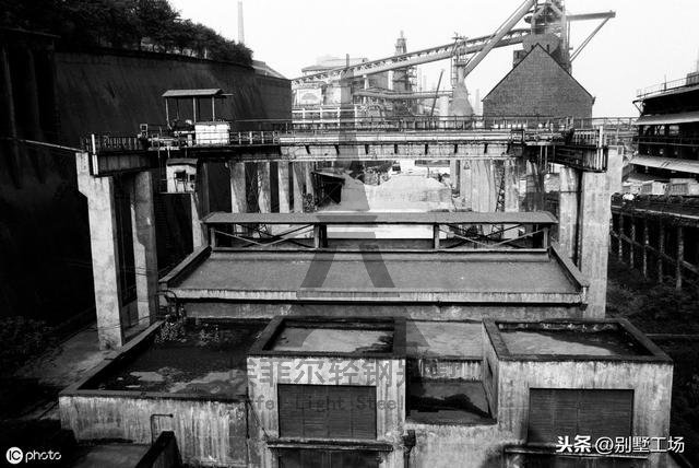 自建重鋼結(jié)構(gòu)別墅造價(jià)及房屋建造流程，與輕鋼別墅原來(lái)差別超大